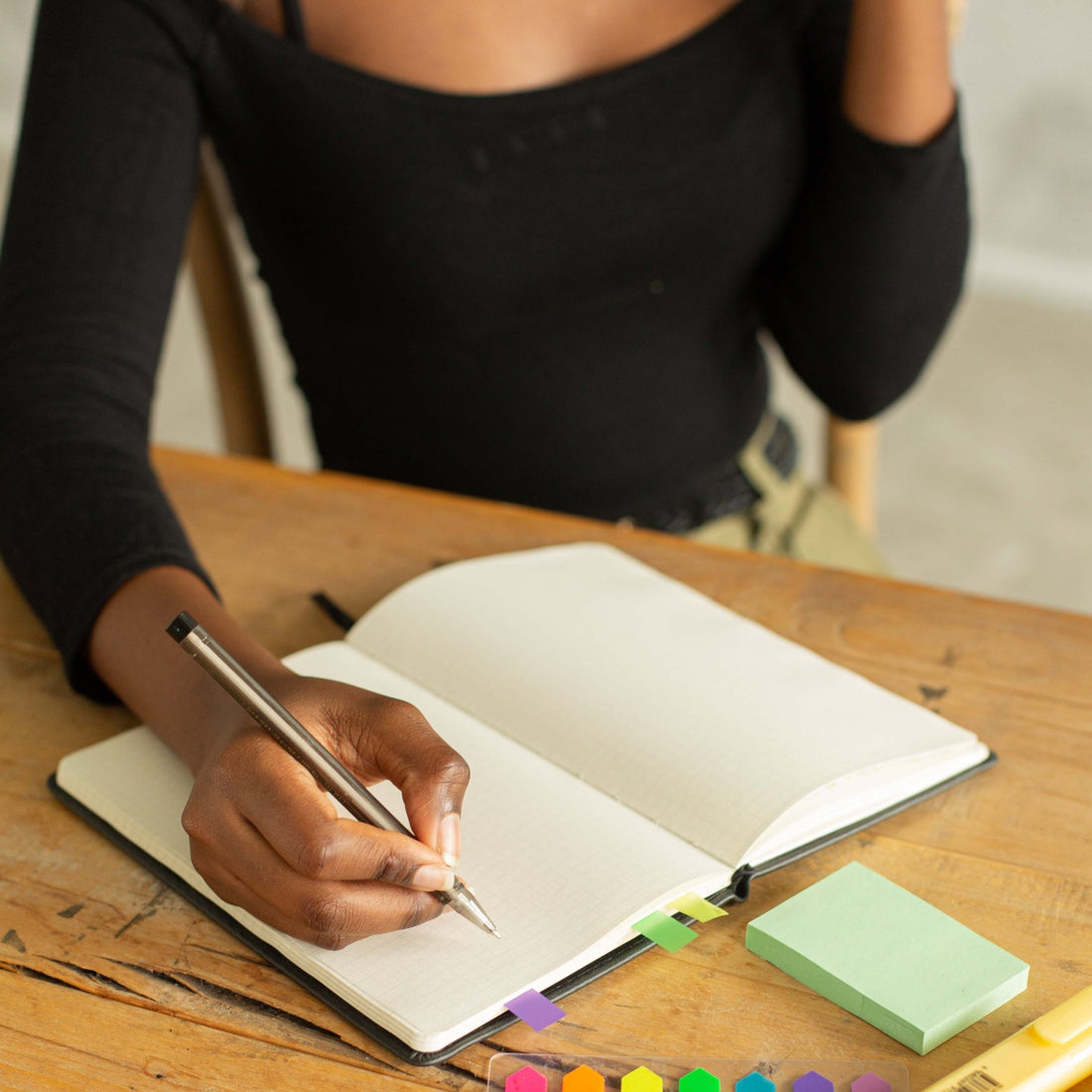 5 Tips for Improving Your Handwriting Skills - Blú Rose