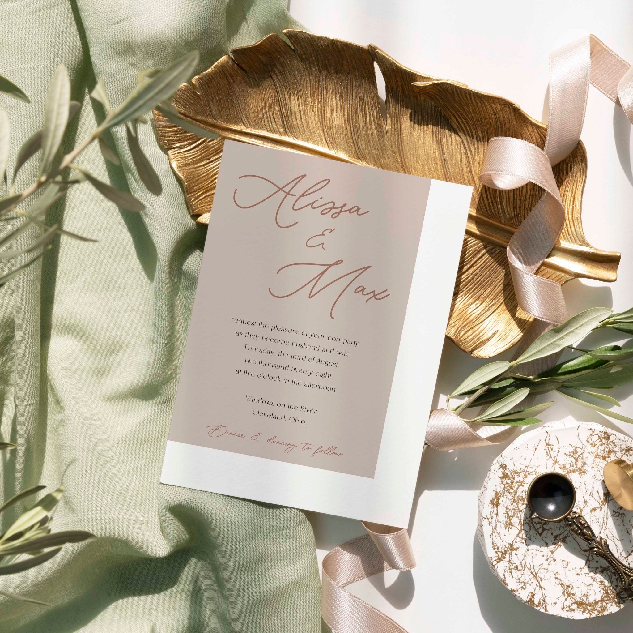 Chic & Sweet Wedding Invitation Suite - Blú Rose